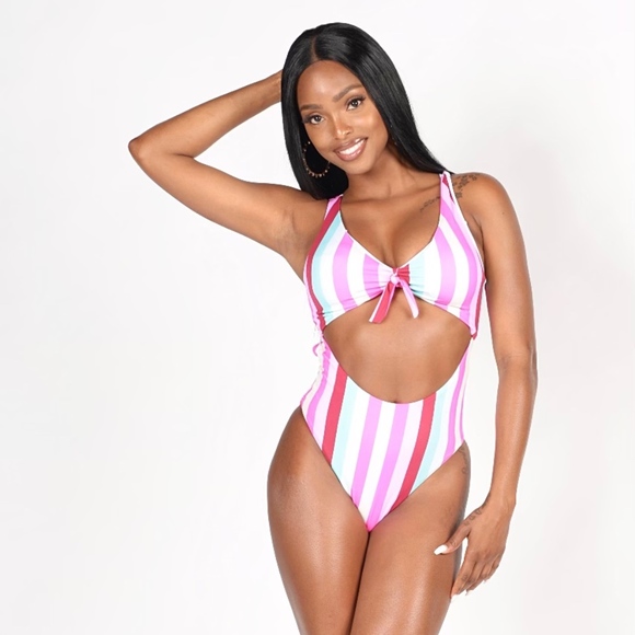 Swimwear/bikini - Picture 1 of 2